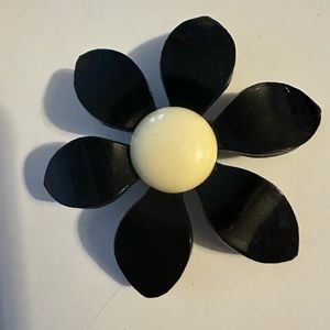 Vintage Lucite Bakelite Daisy Brooch